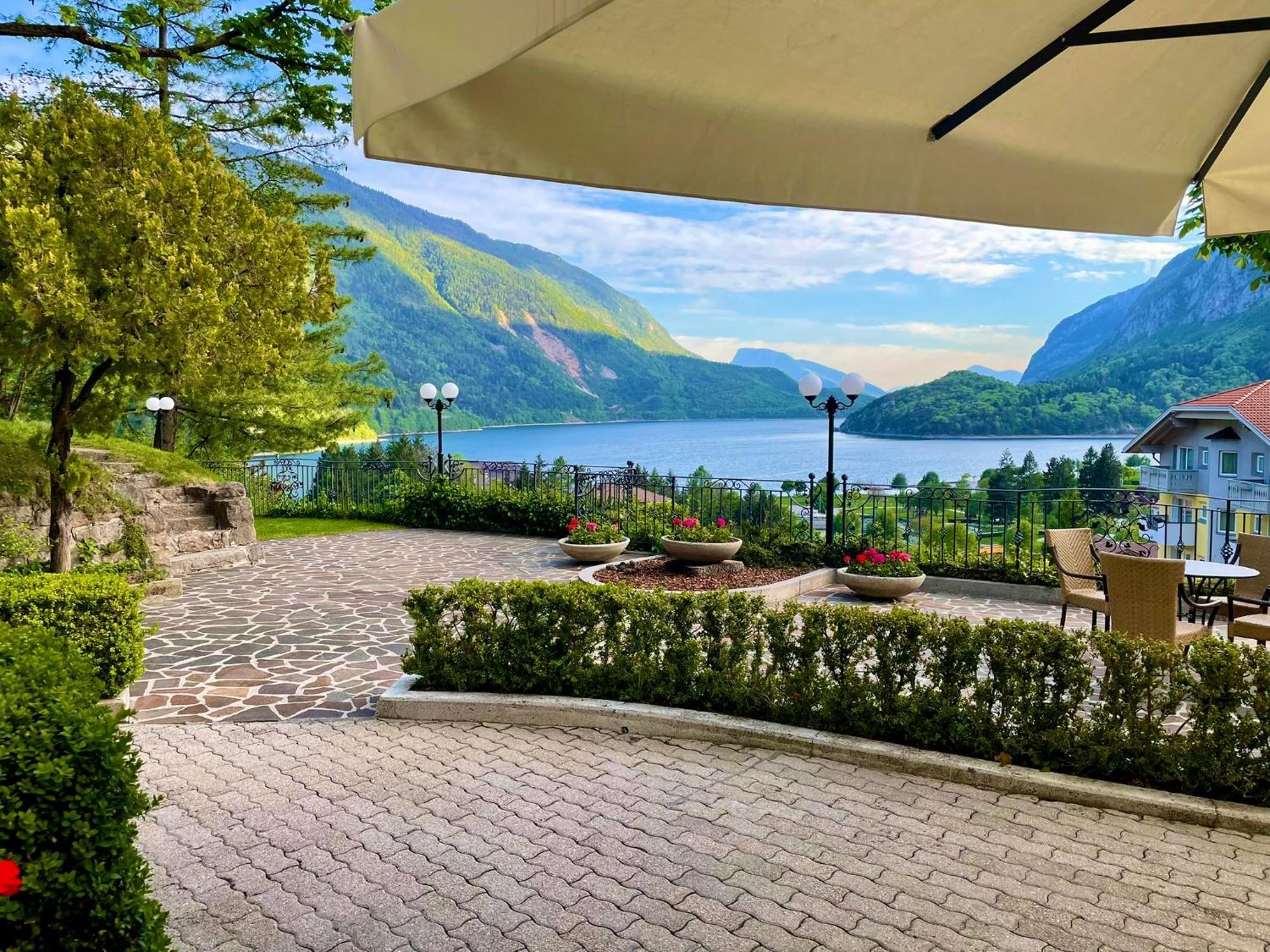 Hotel Miralago Wellness - Adults Only Molveno Exterior photo