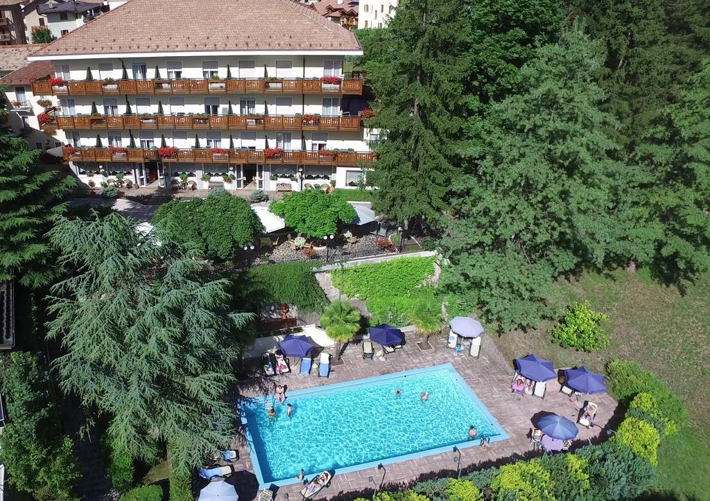 Hotel Miralago Wellness - Adults Only Molveno Exterior photo