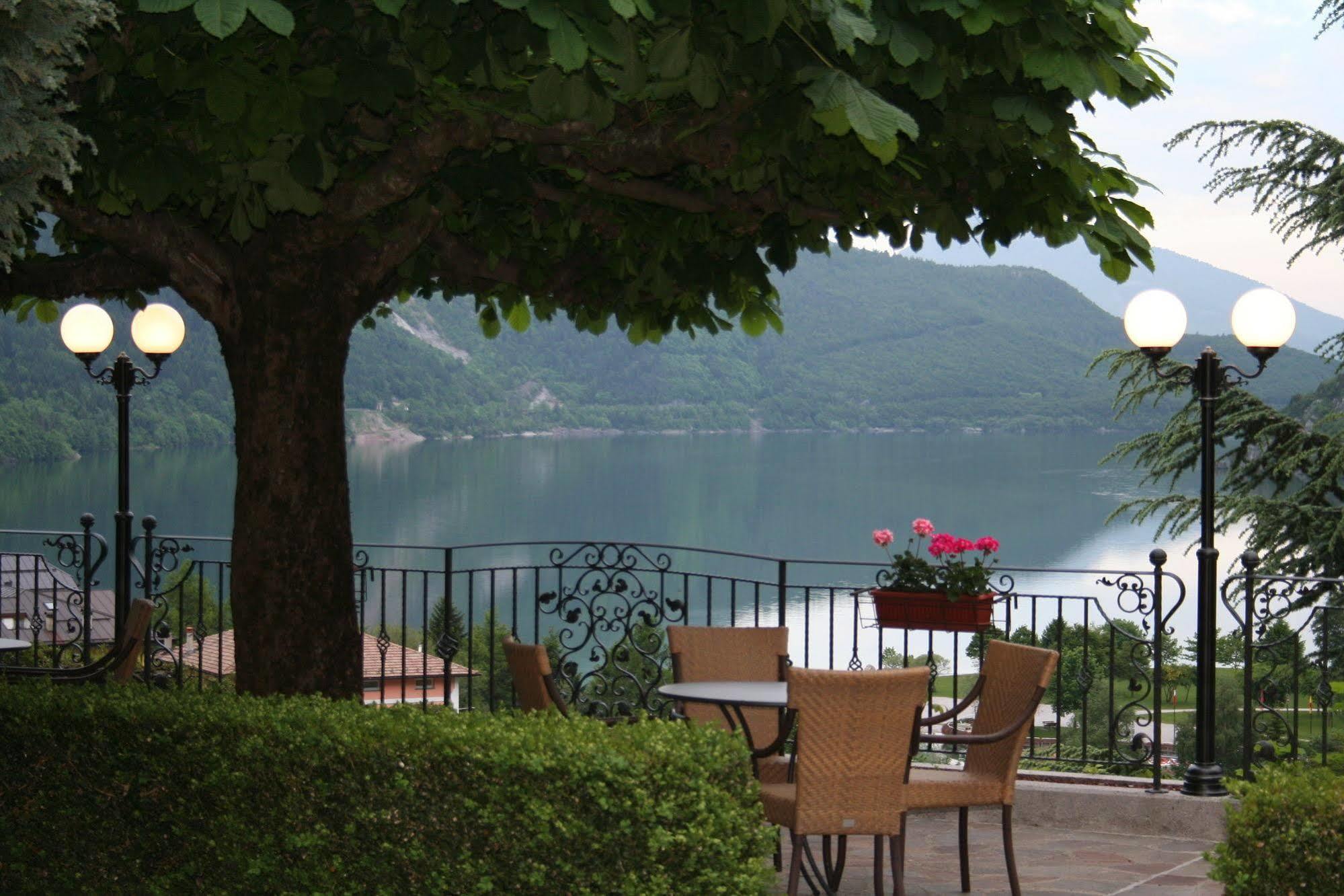 Hotel Miralago Wellness - Adults Only Molveno Exterior photo